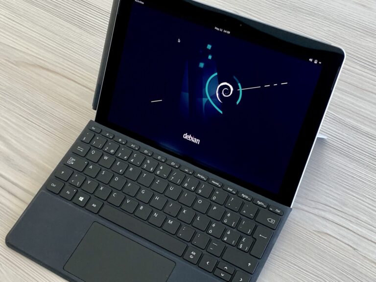 Debian su Surface Go: colpo di fulmine